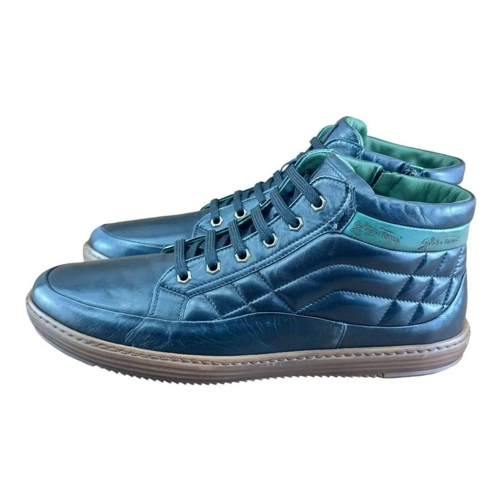 Galizio Torresi Man's  Sneakers High in top.